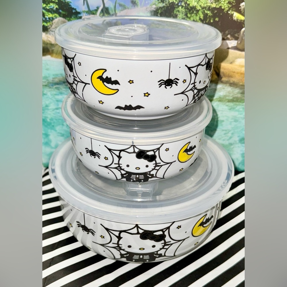 NWT 2024 Hello Kitty Halloween 3 Piece Ceramic Food Storage Bowls Container Set